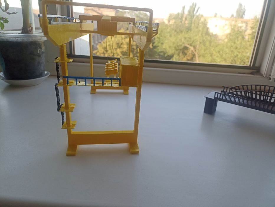 Модель мостового крана для диорамы