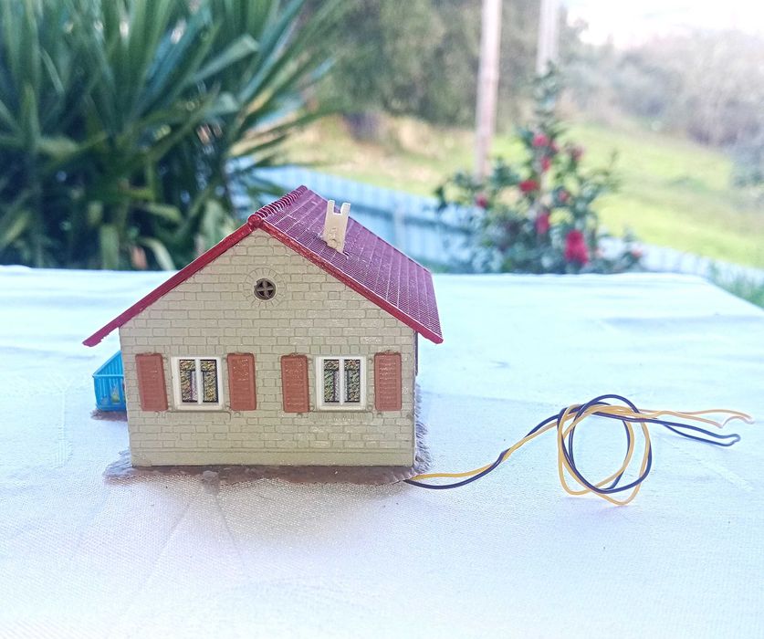 FALLER B-200, Casa de férias com ILUMINAÇÃO