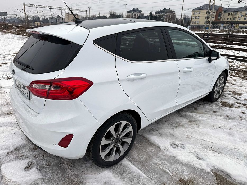 Fiesta MK8 1,1 Benzyna Piękny LED Nowy Model