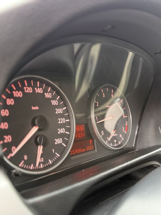 Продам BMW e90 2005