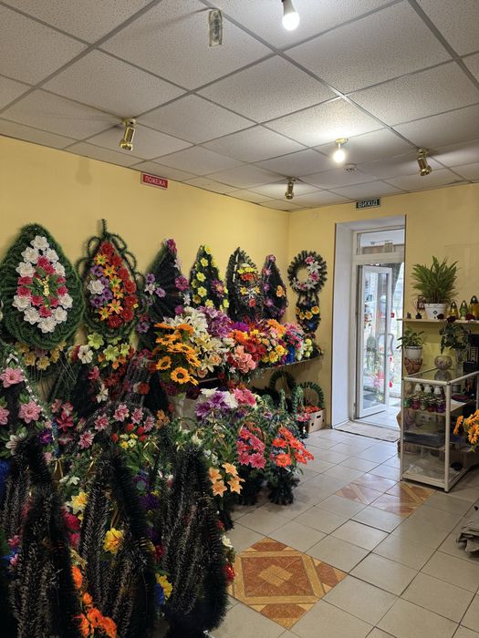 Вінки, Хрести, Поминки, Ритуальна атрибутика