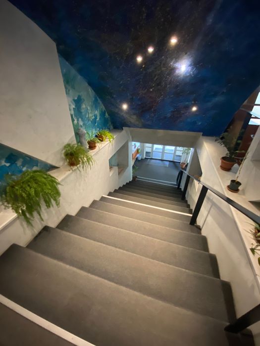 Продам Коммерческое здание в центре 1280м , с землей