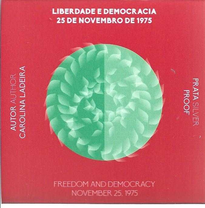 Portugal - - - 10,00 Euros - - - Liberdade e Democracia - - - Moeda PRATA PROOF