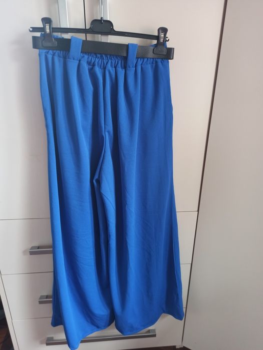 Spodnie z szeroką nogawka