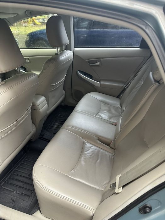 Продам Toyota prius 30