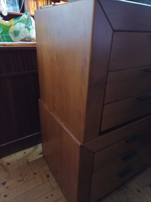 Cama e mesinhas de cabeceira Cerne em cerejeira