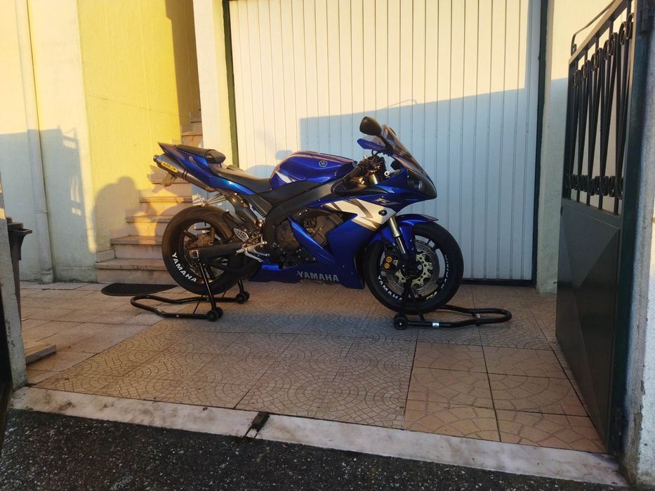 Yamaha R1 super desportiva em muito bom estado,garagem, analiso retoma