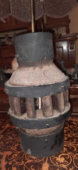 Напольні та настільні світильники . Люстри.