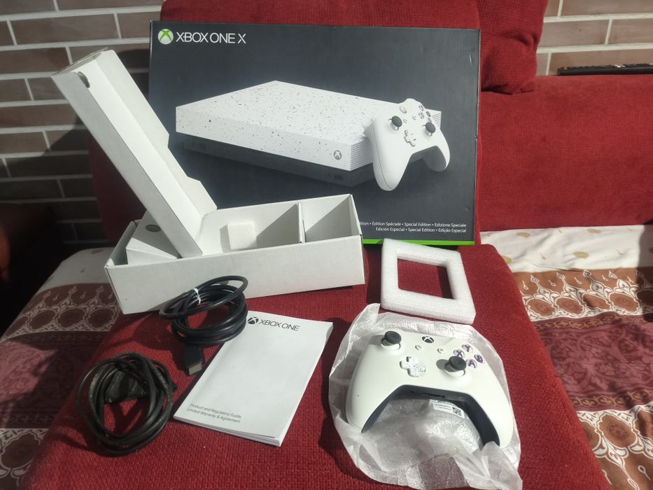 Xbox One X Hyperspace + Comando