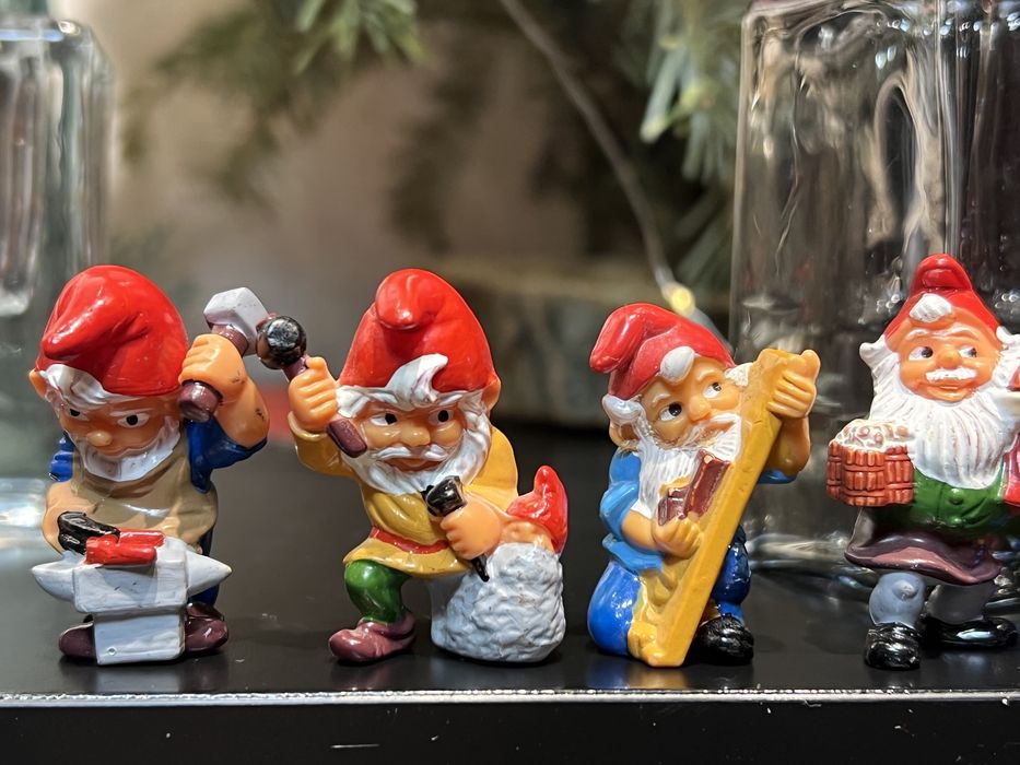 Гномы мастера киндер