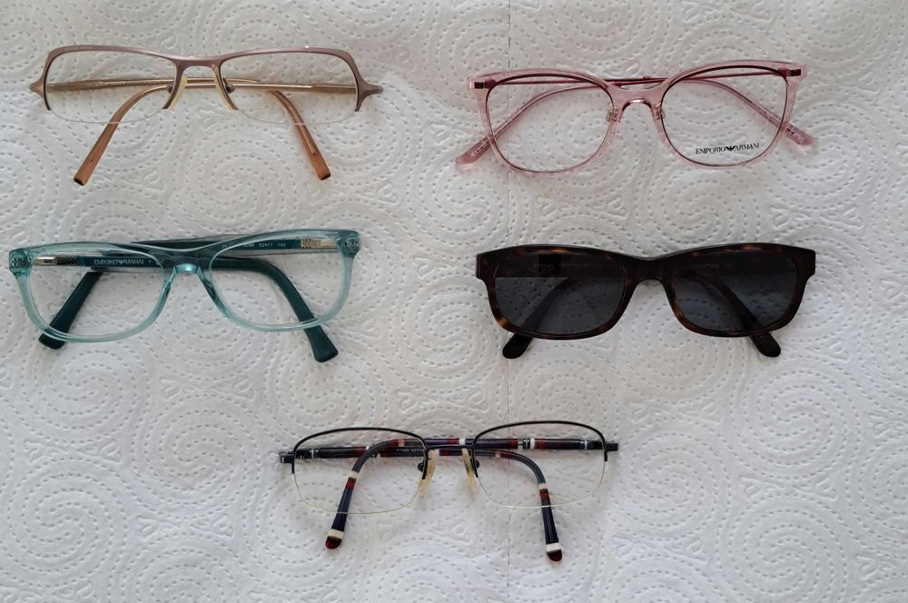 Okulary oprawki Emporio Armani.