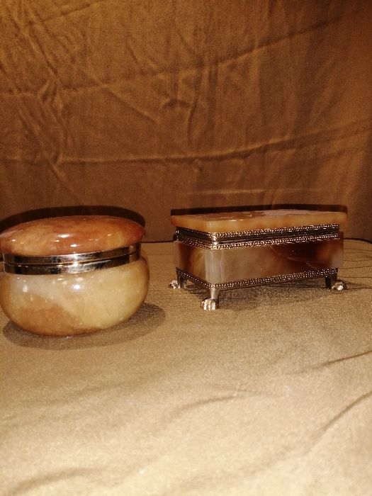 Guarda Jóias em Alabastro c/ dourado (dois)