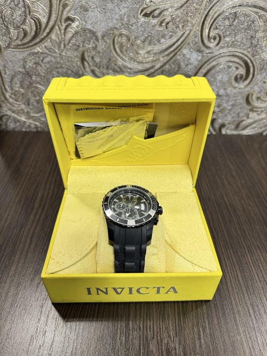 Продам жирные часы invicta