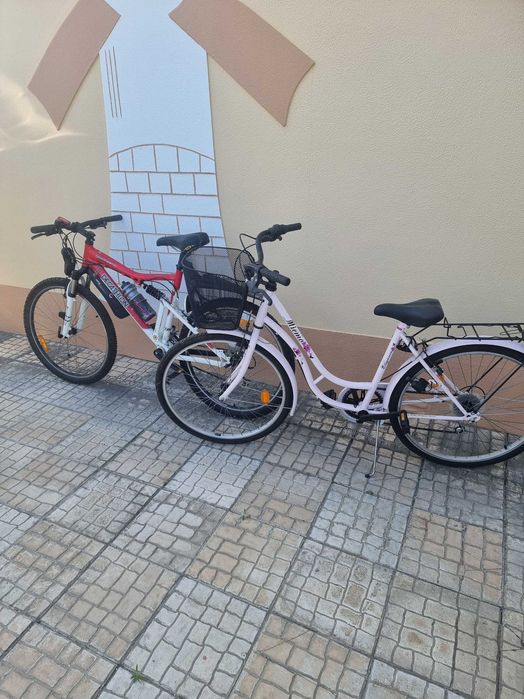 conjunto de  bicicletas para homem e mulher