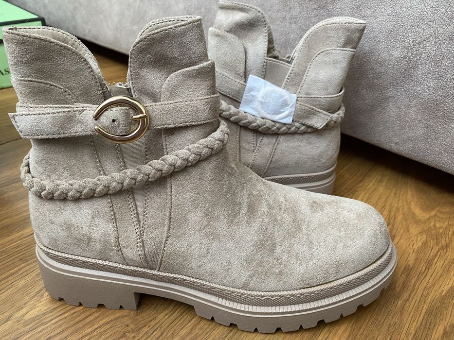 Продам нові жіночі ботинки