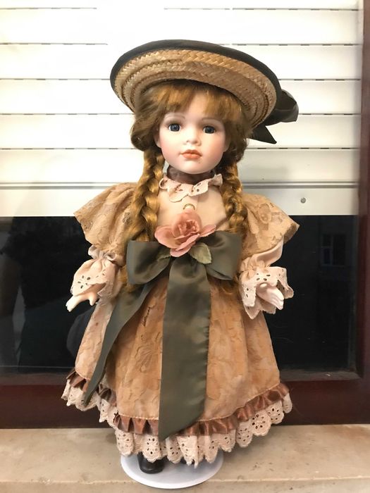 Boneca de porcelana