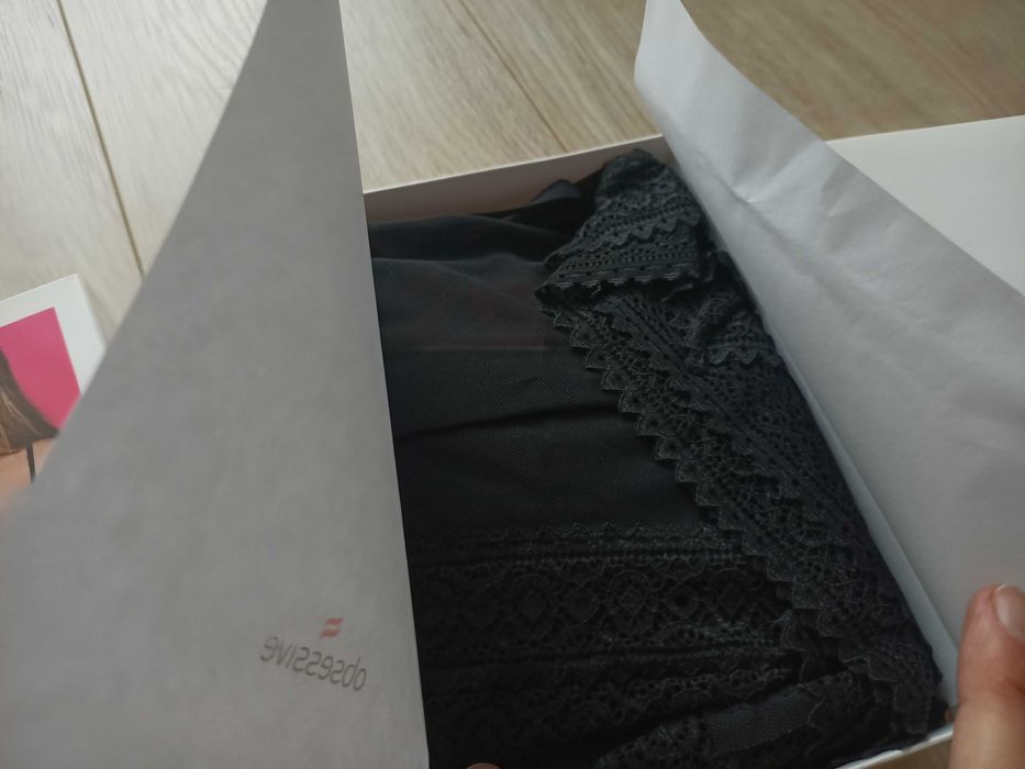 zestaw prezentowy bielizny obsessive czarna koszulka nocna halka