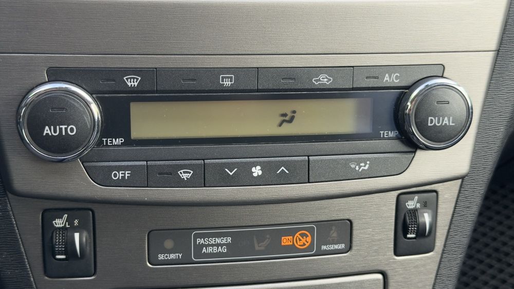 Тойота д4д Авенсис