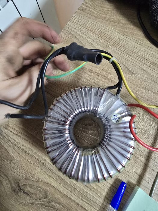 Transformator toroidalny 230v na 12V 8,75A 105VA