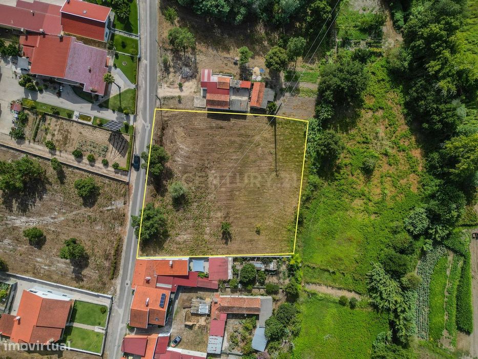 Terreno com cerca de 2.700 m² em Casal dos Chouriços, Moinhos da Gânda