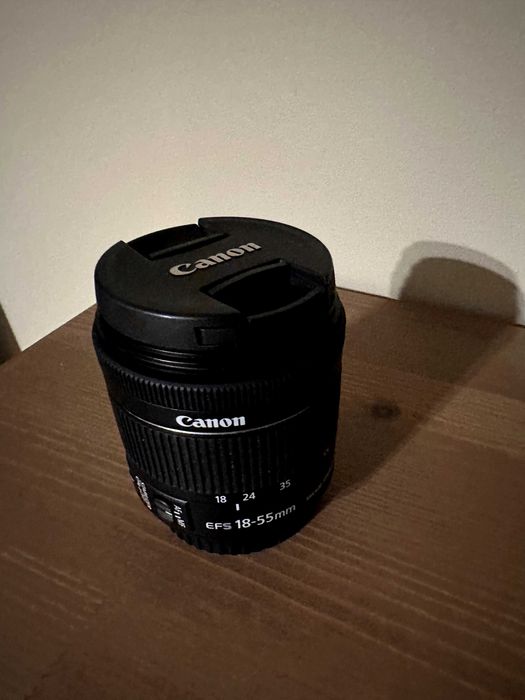 Lustrzanka, aparat Canon EOS 1300D, obiektyw EFS 18-55 mm 4-5,6 + acc