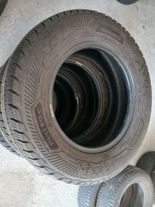 2 Pneus 215/65R15 C Barum seminovos