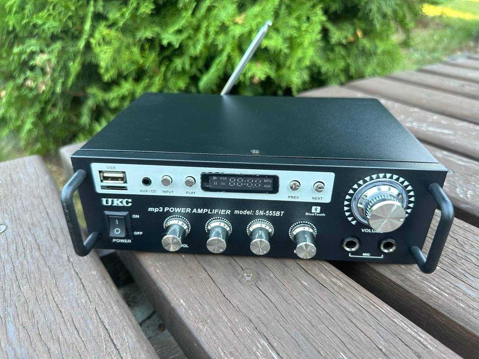 Усилитель звука Bluetooth UKC 2 х 300w +караоке. Підсилювач
