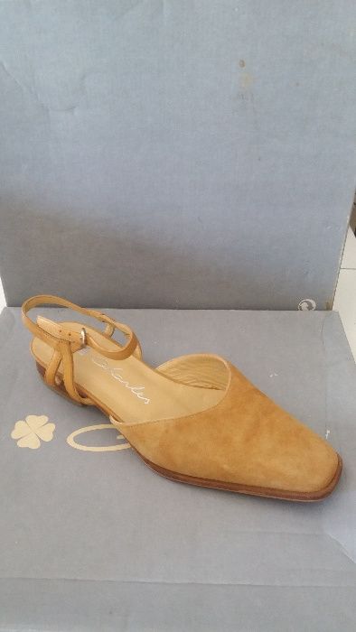 Sapatos Charles e Rosa d"Ouro