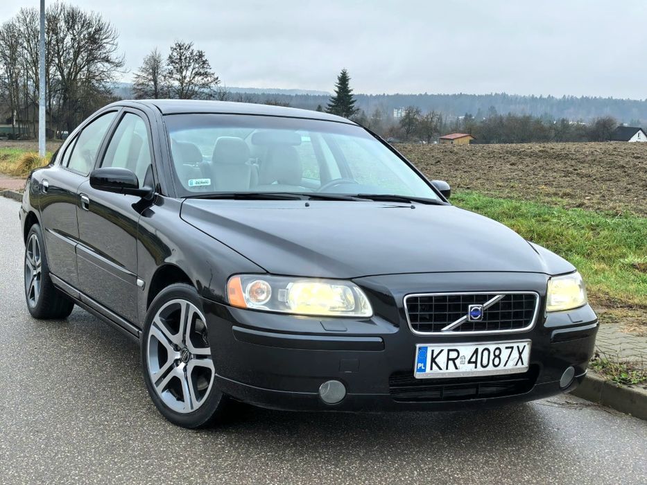 Volvo S60_2.4 Benzyna_260 tyś_Salon Polska_Mega Zadbane