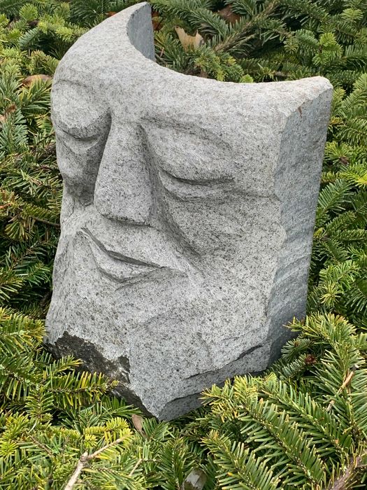 Rzeźba w granicie wys-31 cm