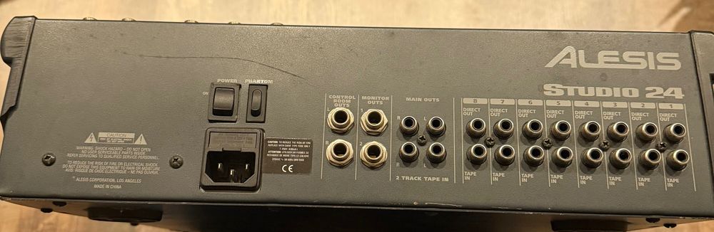 Mesa/consola de gravação Alesis studio 24