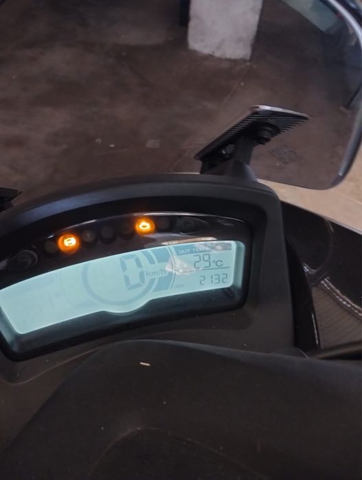 TricityYamaha 125 com 2100Km