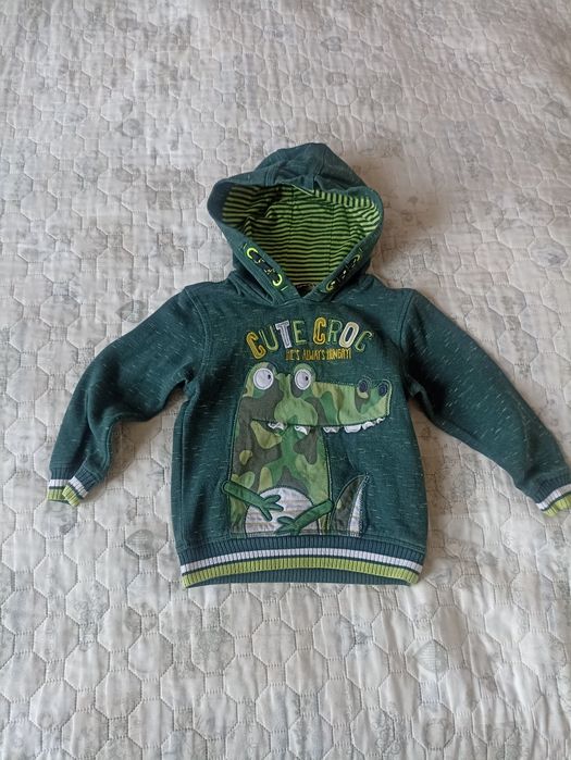 Продам теплі кофти і костюм на хлопчика.Кому підходить заміри надам.