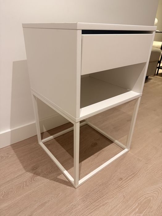 Mesa cabeceira VIKHAMMER Ikea