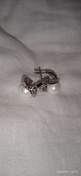 Біжутерія: сережки та кулон