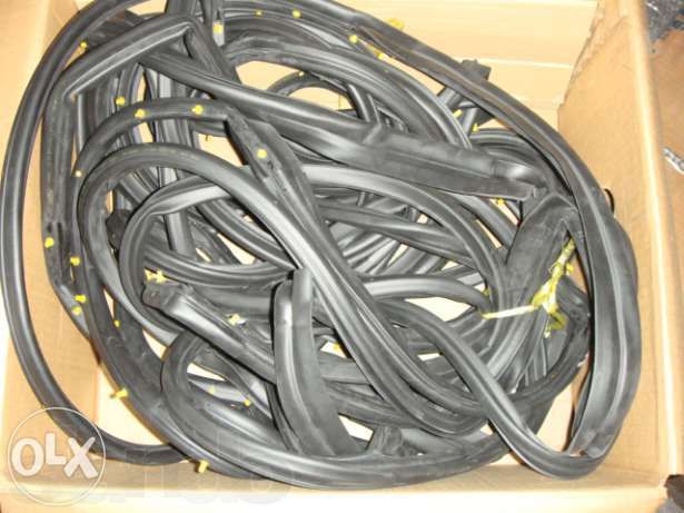 Уплотнители дверей дверные уплотнители багажника Audi 80/90 B3/B4.