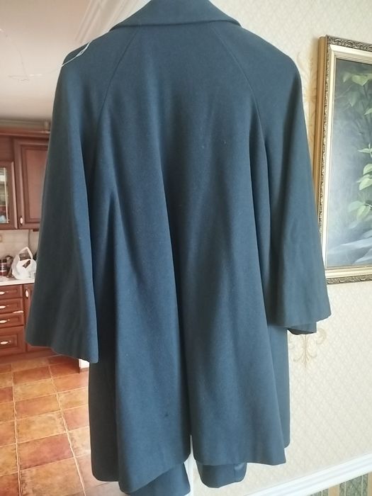 Пальто бренду Sisley для вагітних жінок