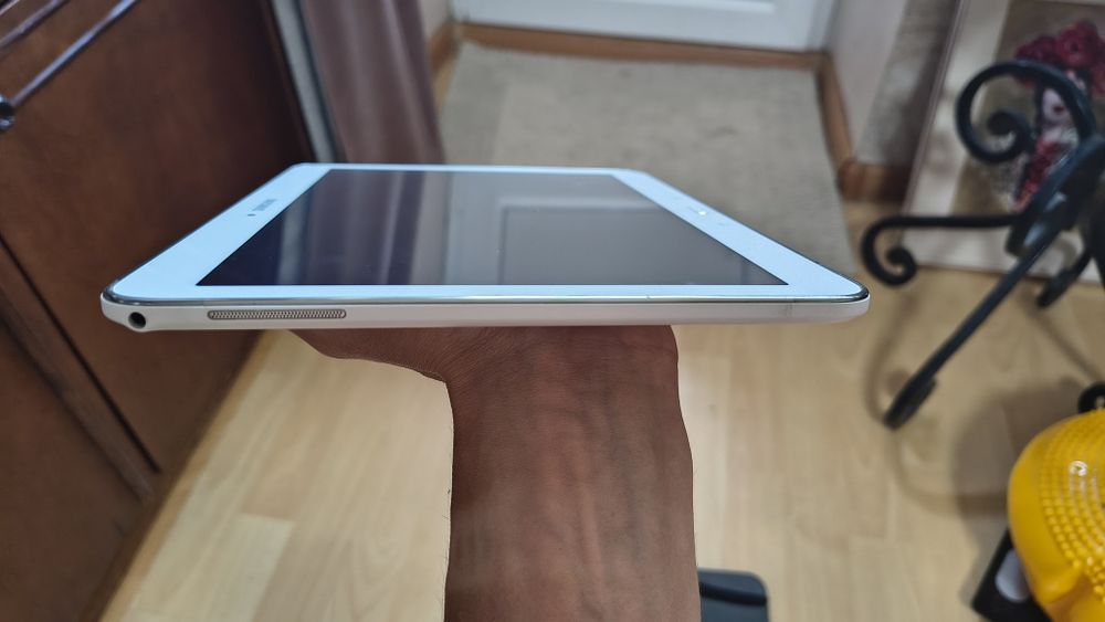 Оригінальний планшет Samsung Galaxy Tab 4 10.1 (SM-T530) — 10" / Android 11 / для YouTube та навчання