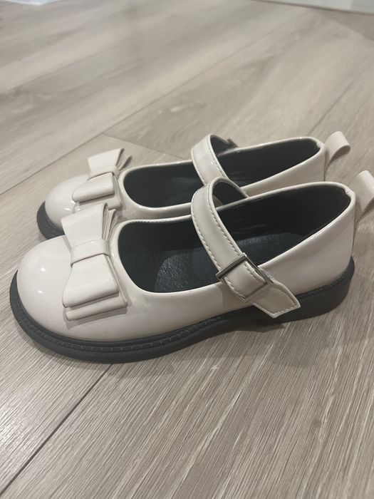 Туфлі для дівчинки туфельки