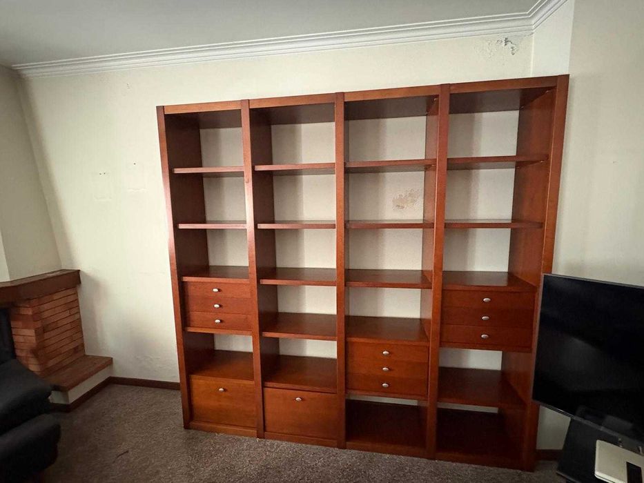 Aparador com espelho em cerejeira