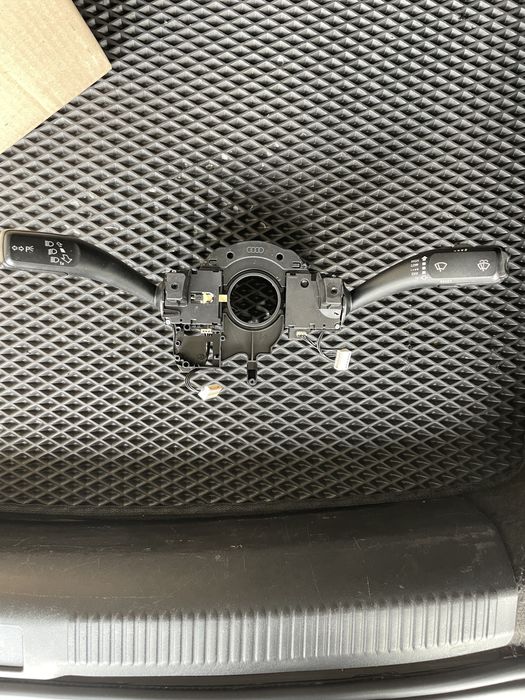 Стрекоза руля Audi A4B8 2008-2011