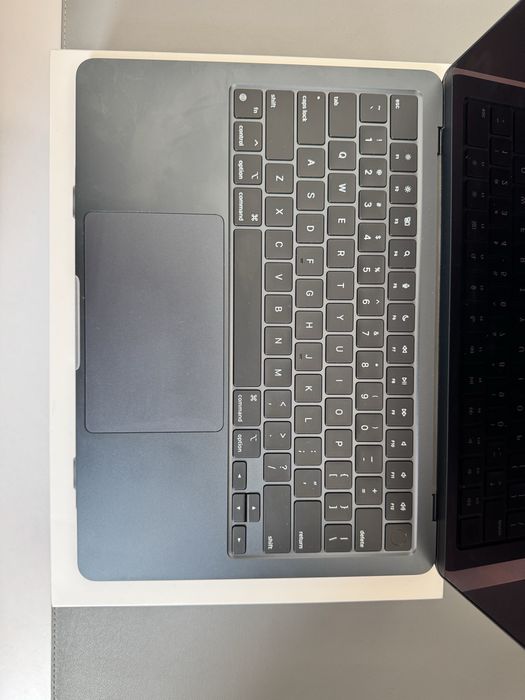 MacBook Air 13, Apple M2, 256GB (3 цикла)