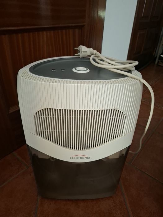 Desumidificador Electronia em perfeito funcionamento
