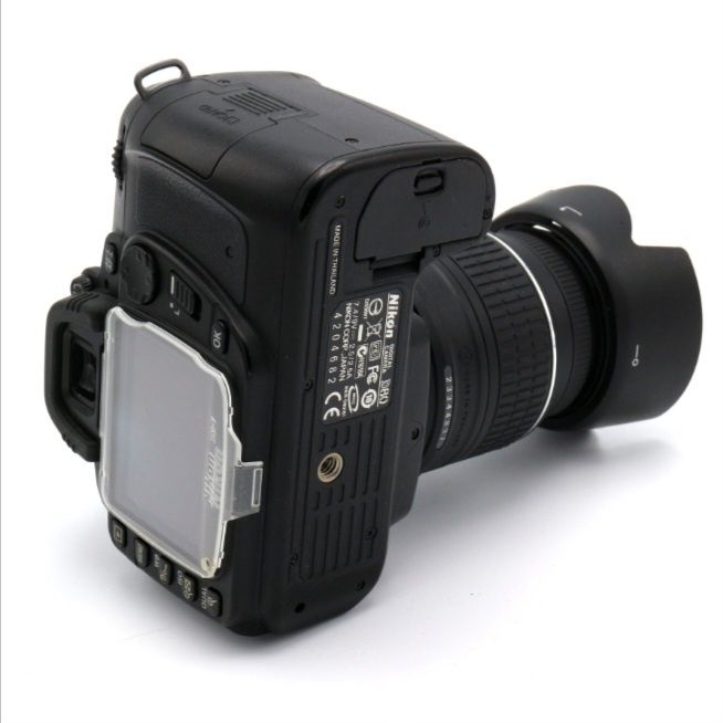 Nikon D80 + AF-s 18-55 DX VR (155€)