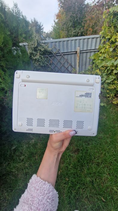 Нетбук асус Asus белый