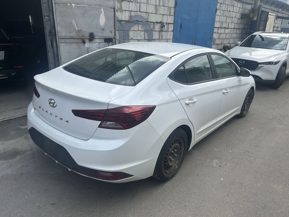 HYUNDAI Elantra 2018