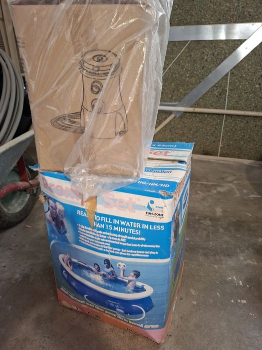 Piscina insuflavel 240x63 +bomba água