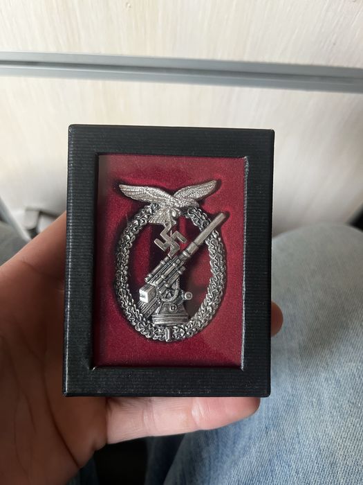 Odznaka flak luftwaffe w pudełku ładna