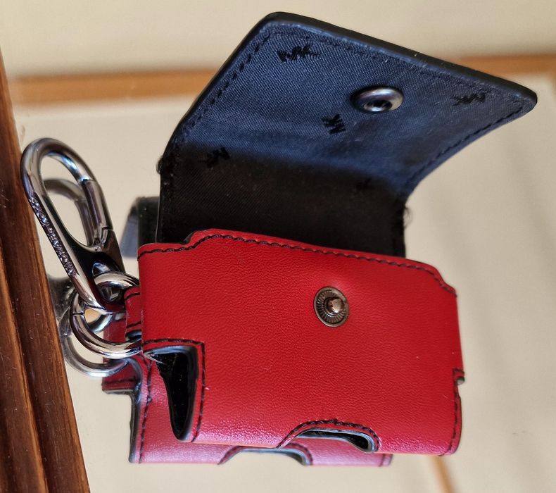 Capa AirPods da Michael Kors (Original) 6,3cm x 5,5cm x 2,5cm