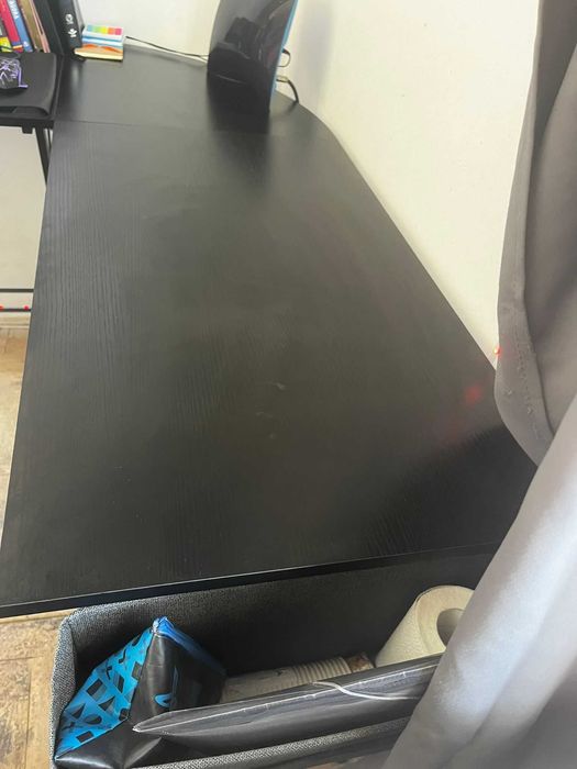 Desk em L + Cadeira + Ventilador + Cortina Blackout + 2 monitores 24"